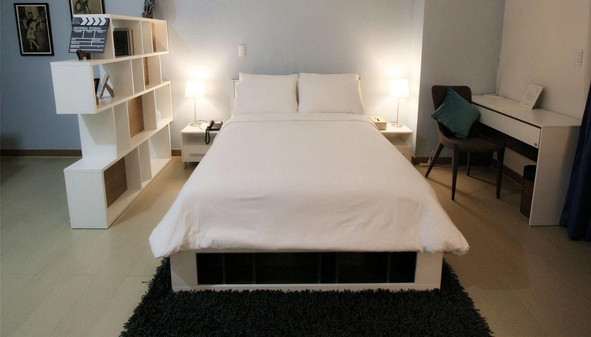 แม๊กซ์ สเตย์ แม๊กซ์ สไตล์ แอท เดอะ เวนิส เรสซิเดนซ์ Apartment ตากิก ภายนอก รูปภาพ